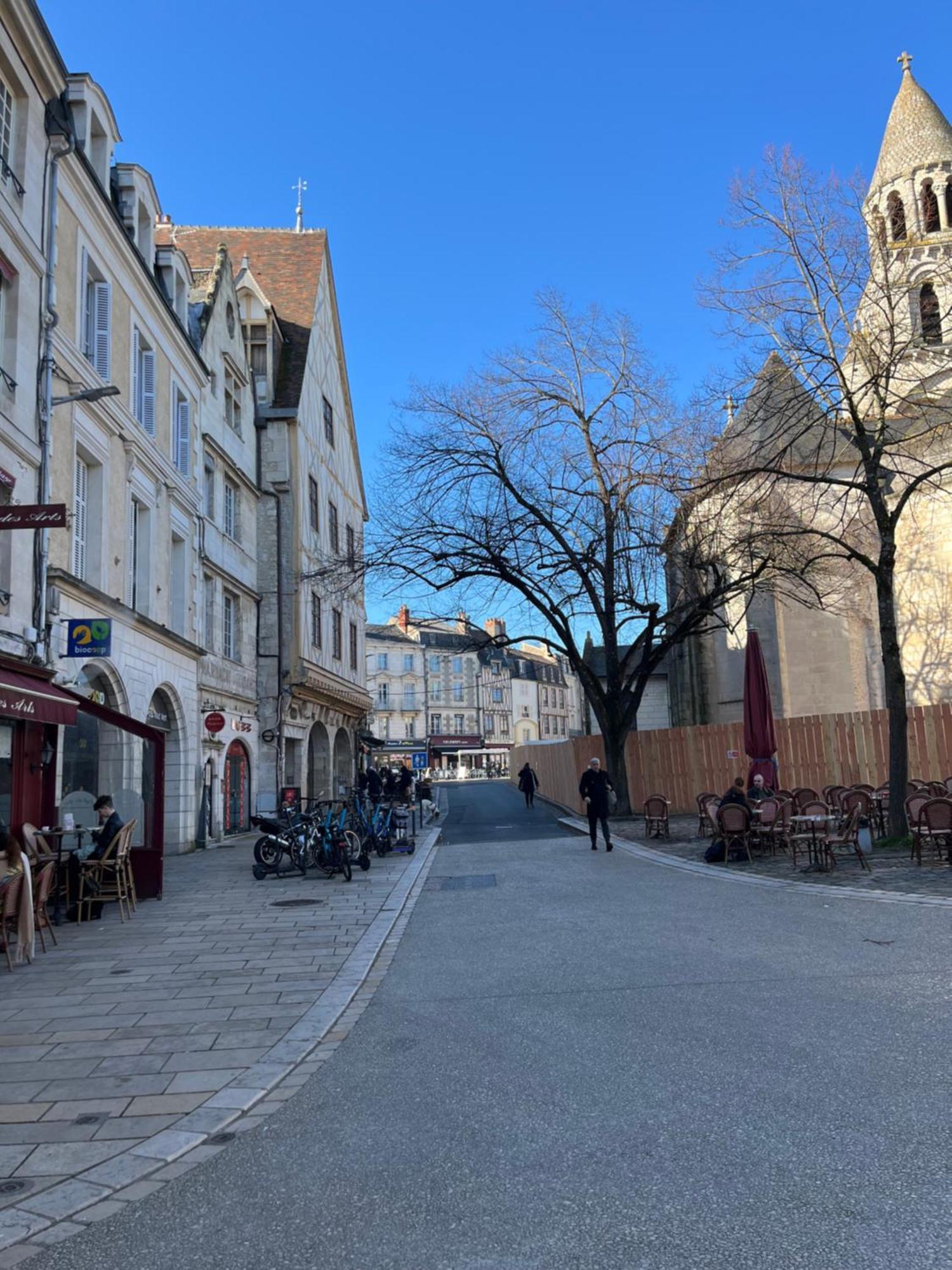Le Cosy Du Marche Notre-Dame Poitiers Exterior foto