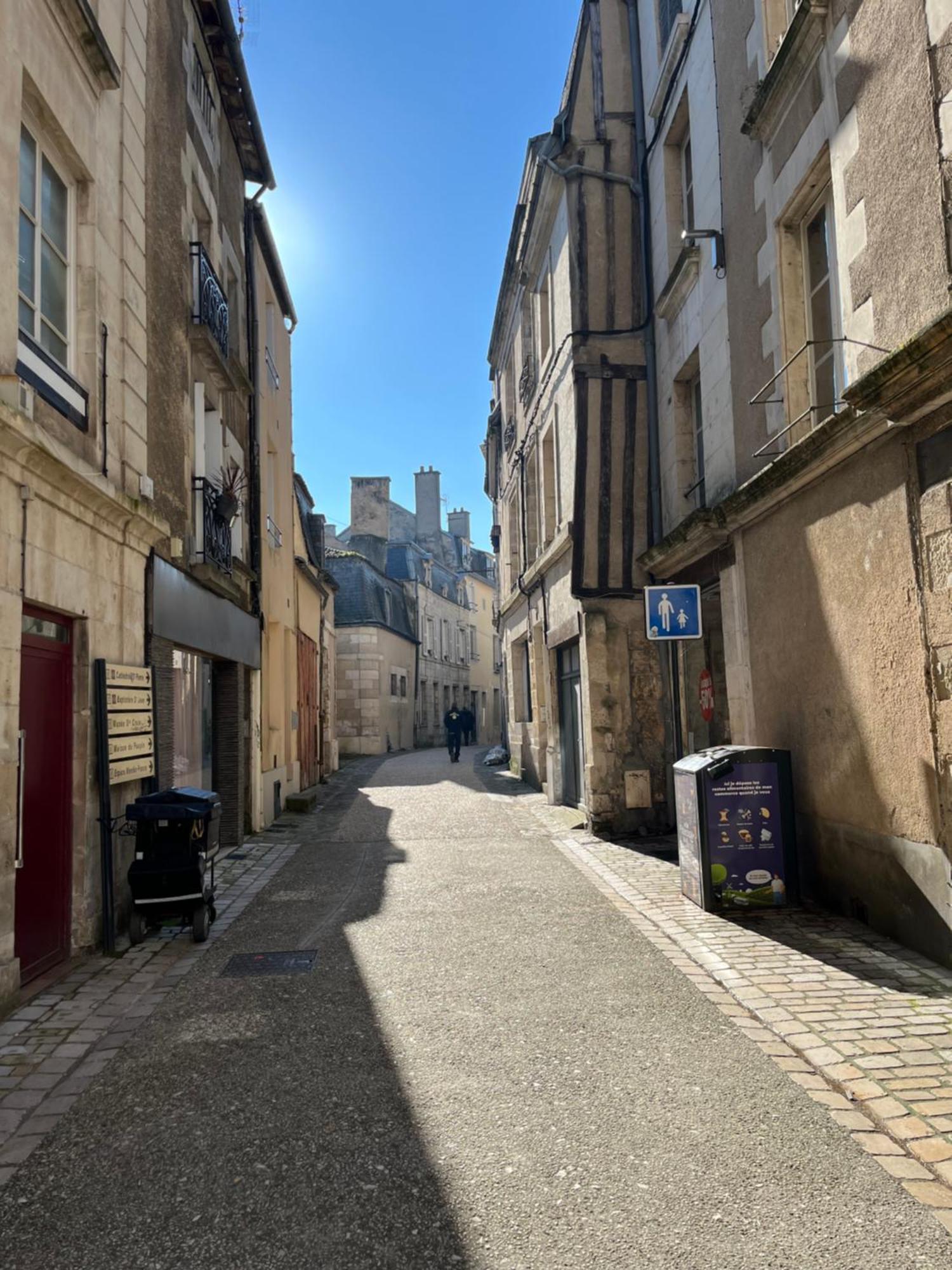 Le Cosy Du Marche Notre-Dame Poitiers Exterior foto